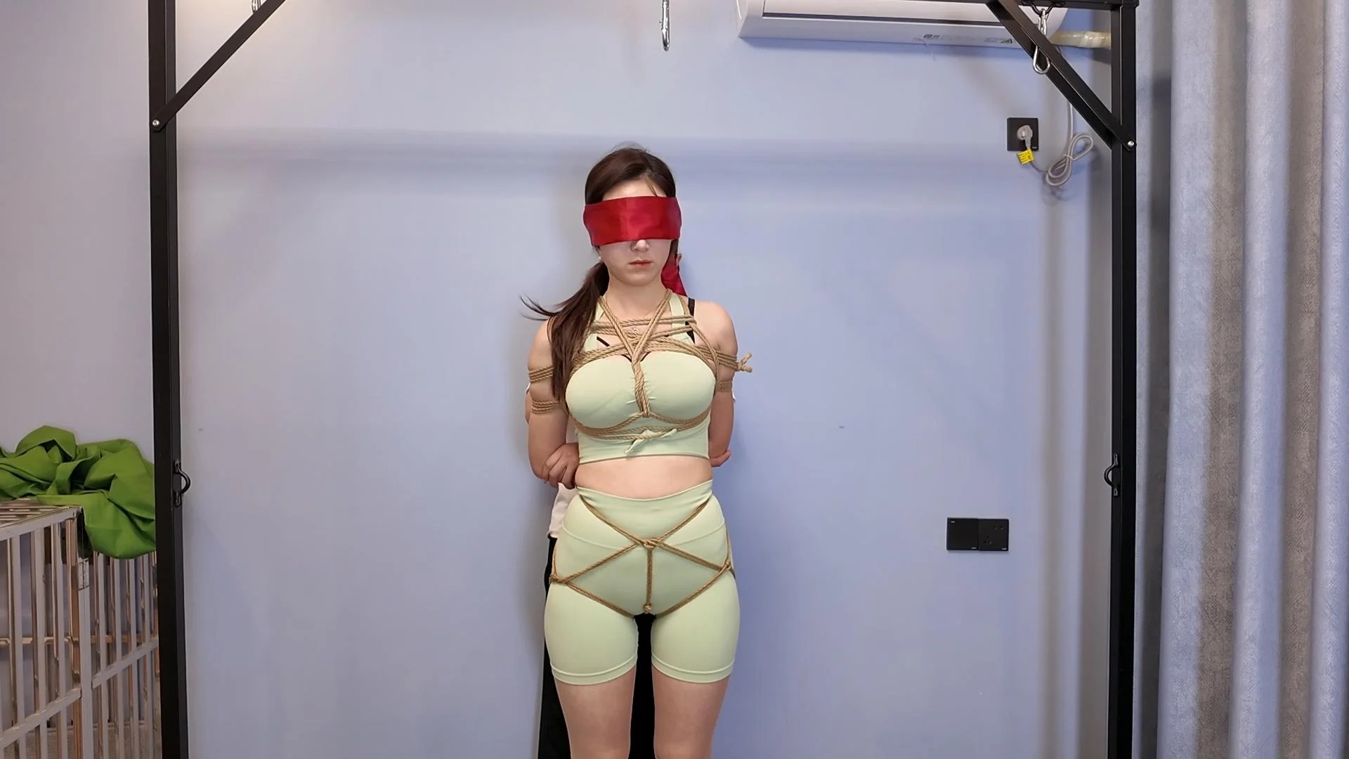 客户体验之茜茜 瑜伽服 捆绑 紧缚直臂 挠脚心