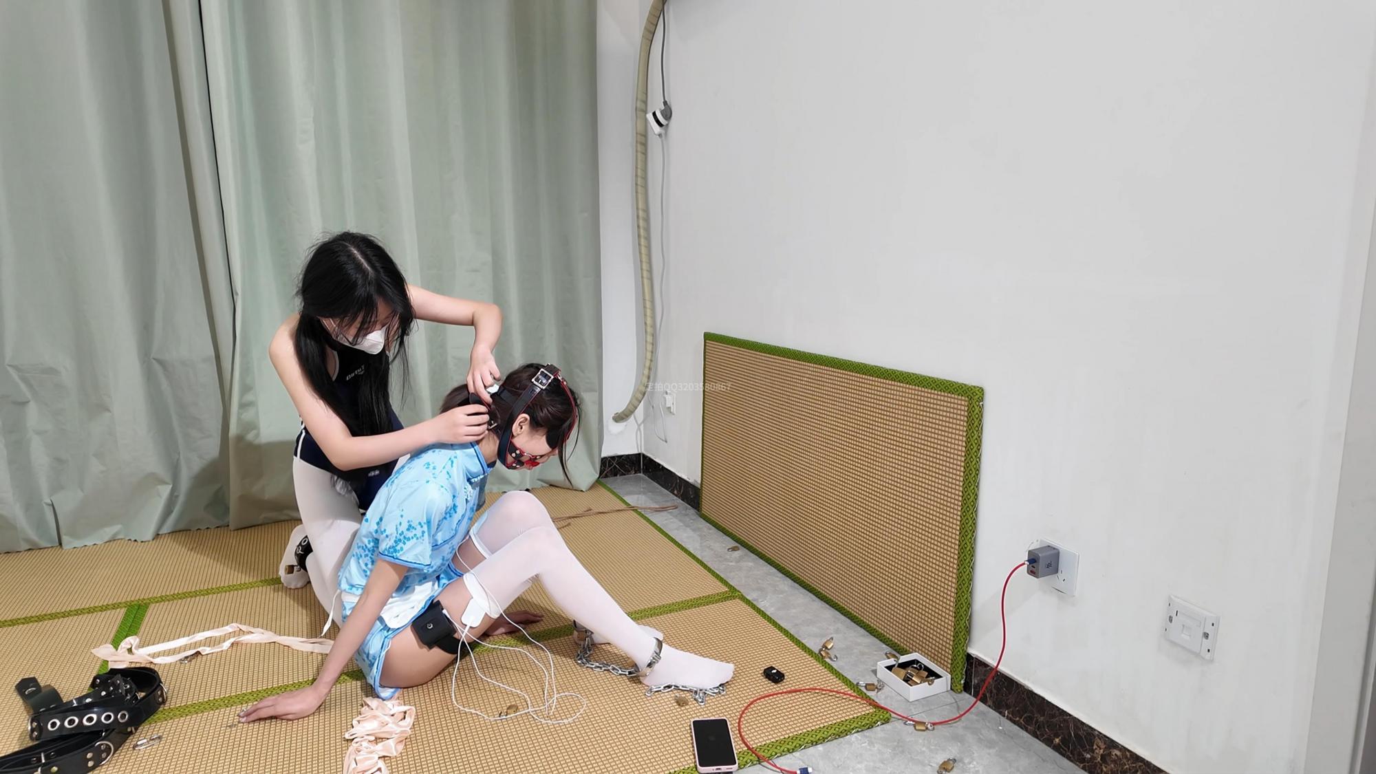 双人脱缚挑战下集 亲姐妹合作挣扎开锁逃脱 声控大尺寸小怪兽...ai电击器...极具恶趣味