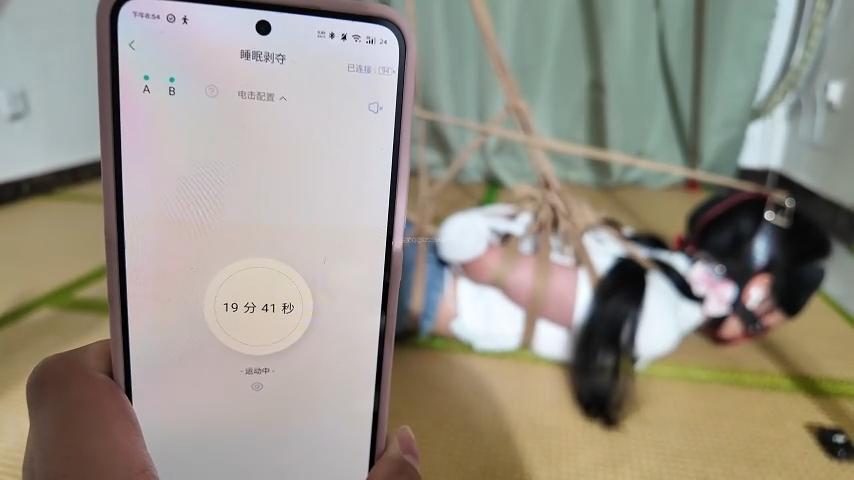 霜喵极限驷马半吊100分钟极限电击放置，不挣扎就会被电击，少萝痛哭后面筋疲力尽已经放弃挣扎了吗，那就再绑的极限一点！超紧！超多绳！