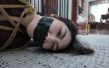 枫叶工作室原创定拍 剧情片—《旅途噩梦》第1集 雨诺徒步旅行遭遇人F夫妻 南清出手相救反被治服
