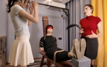 母女在家遭劫